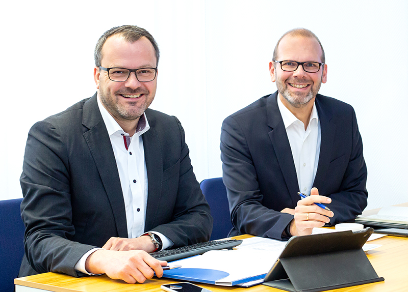 Von Links: Björn Reckhorn, Geschäftsführer Professional Food Solutions; Martin Rüterbories, Geschäftsführer Kältetechnik, Industriekälte und Klima-/Lüftungstechnik