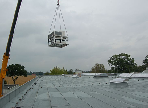 Arbeiten auf dem Dach von ZF Friedrichtshafen AG_HEIFO